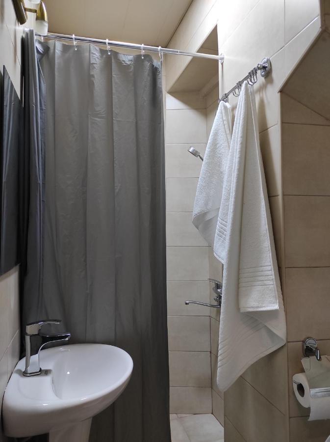 Tranquil Apartment In Vake Tbilisi Ngoại thất bức ảnh