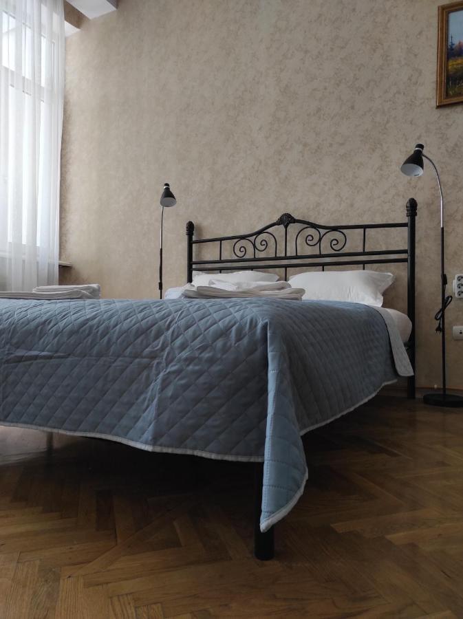 Tranquil Apartment In Vake Tbilisi Ngoại thất bức ảnh