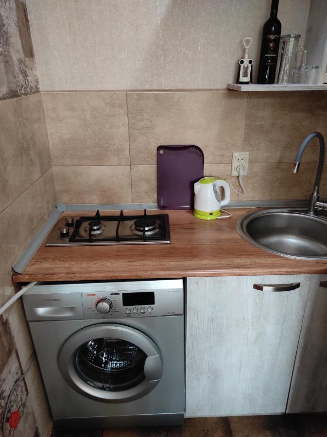 Tranquil Apartment In Vake Tbilisi Ngoại thất bức ảnh